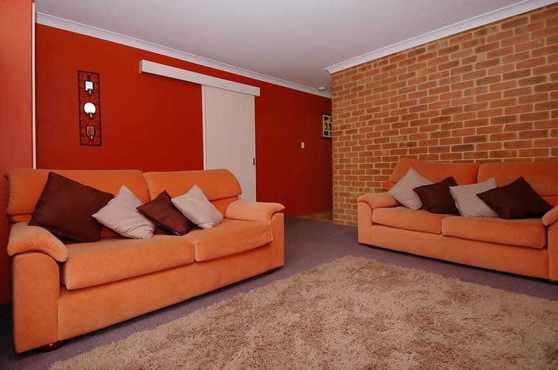 NEW TO MARKET... Picture 3