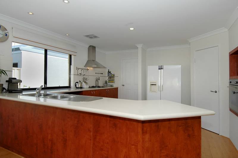 What A Cracker!! SOLD Picture 1