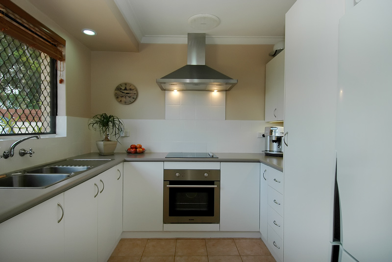 UNDER OFFER Picture 2