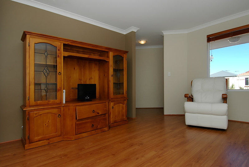 IMMACULATE INVESTMENT! Picture 3