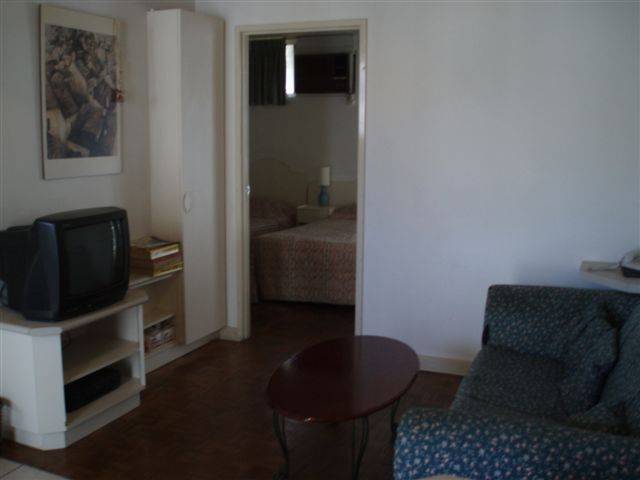 Get in Quick! Picture 2