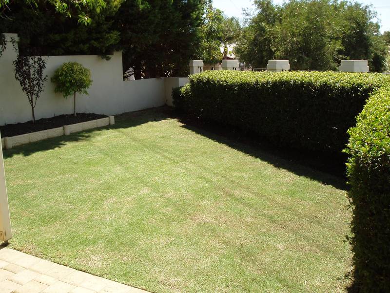 UNDER OFFER Picture 3