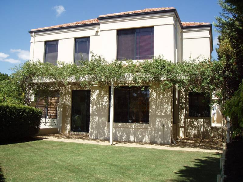 UNDER OFFER Picture 1