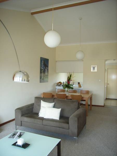 Unbeatable Location!! Picture 1