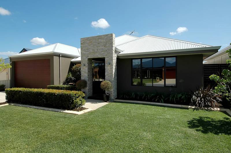 What A Show Off!
UNDER OFFER Picture 1