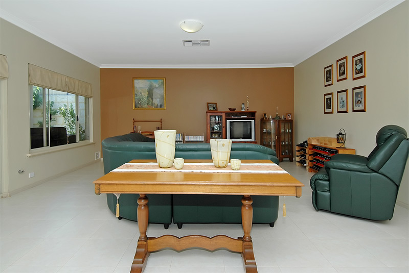 SENSATIONAL... Picture 2