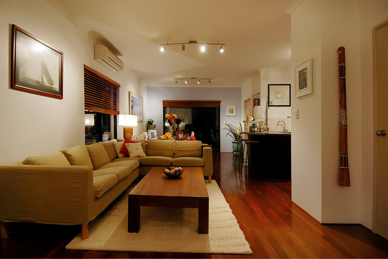 QUALITY & STYLE!! Picture 3