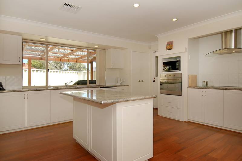 Under Offer Picture 2