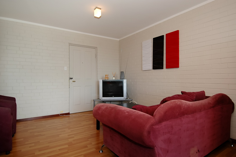 FULLY FURNISHED Picture 2