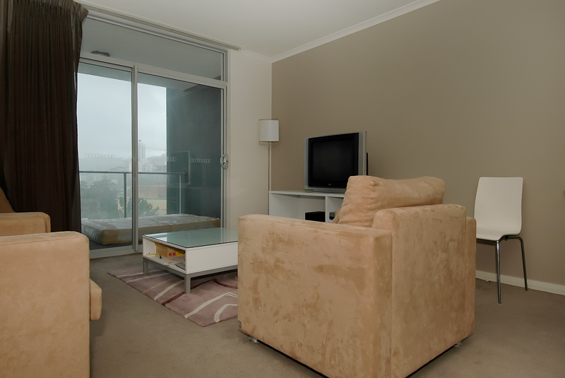 LIVING AT IT'S BEST!! Picture 3