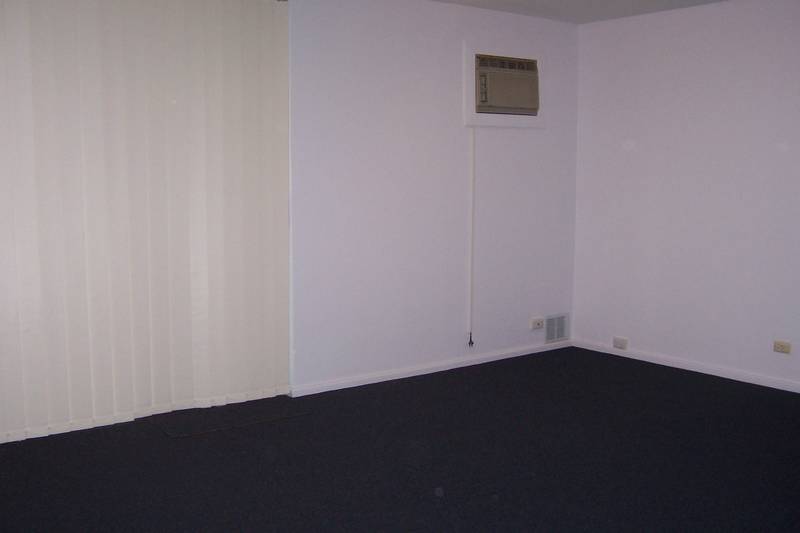 Renovated 2 Bedroom Unit!!! Picture 3