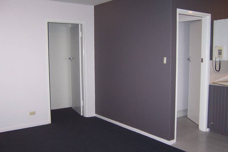 Renovated 2 Bedroom Unit!!! Picture 2