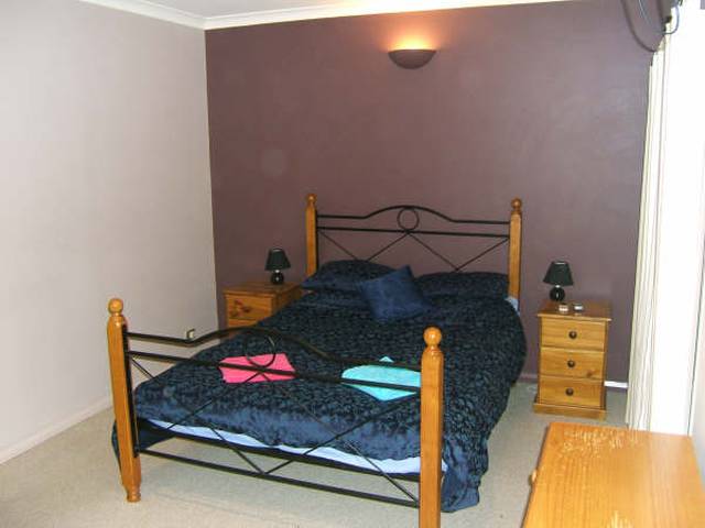 Fully furnished delight! PRICE REDUCED! Picture 3