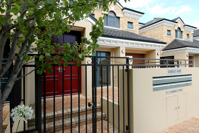 STYLE & ELEGANCE!! Picture 3