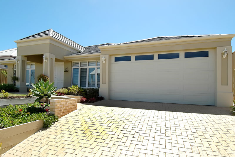 STYLE & SUBSTANCE! Picture 1