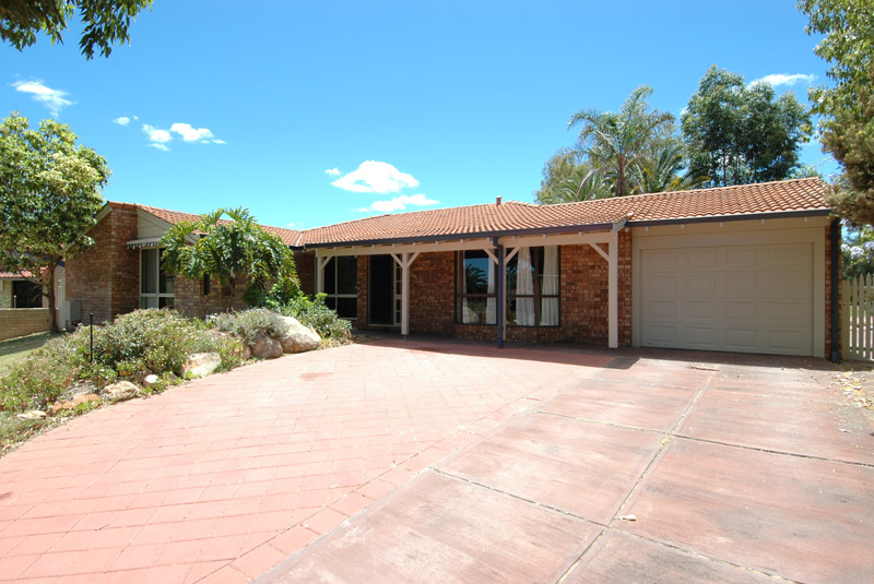 LOCATION WITH ELEVATION!! Picture 1