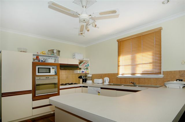 Ultra Trendy Beach Pad! Picture 2