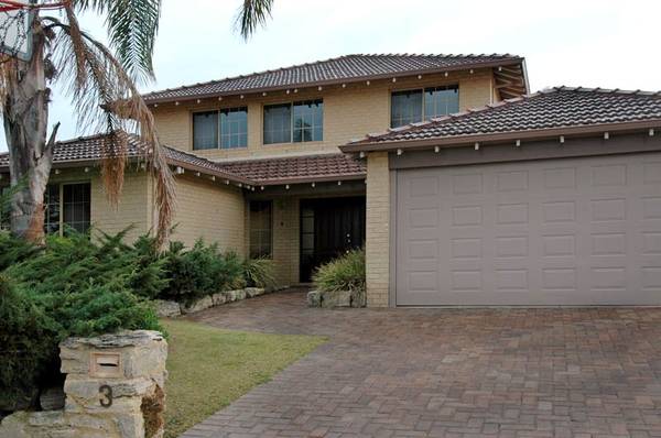 LOCATION LOCATION!! Picture 2