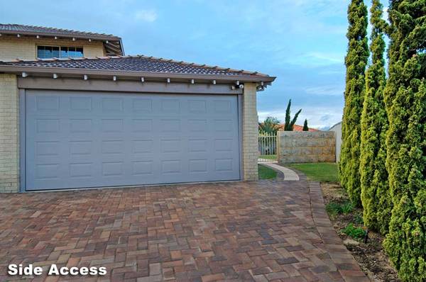 LOCATION LOCATION!! Picture 3