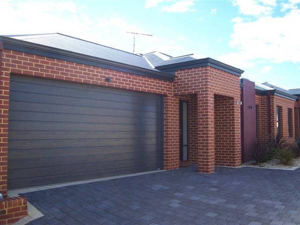 BRAND NEW!! Picture 2