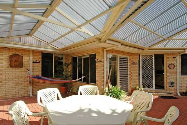 JUST LISTED!!! Picture 2