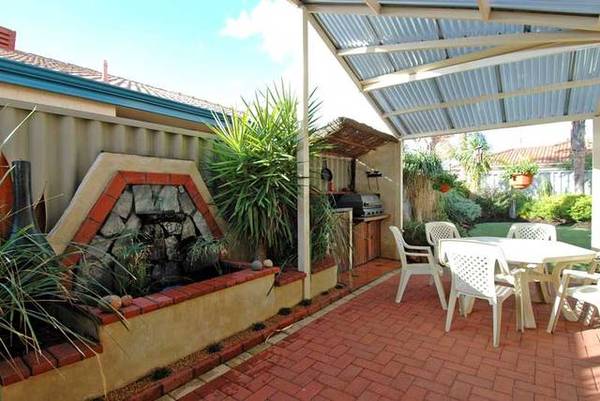 JUST LISTED!!! Picture 3