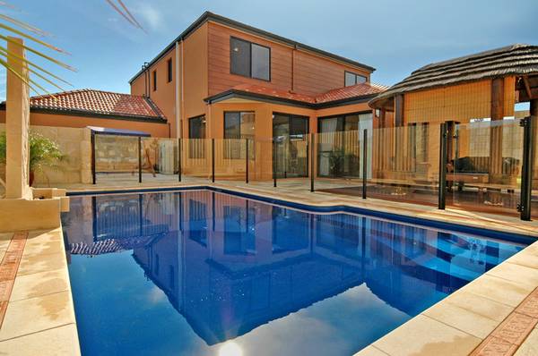 Scorching Hot Value!!! Picture 2