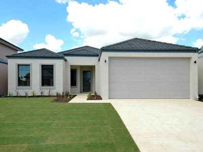 BRAND NEW EXECUTIVE FAMILY HOME!!! Picture