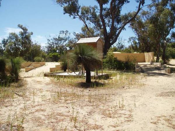 LAKESIDE LOVERS PARADISE Picture 1