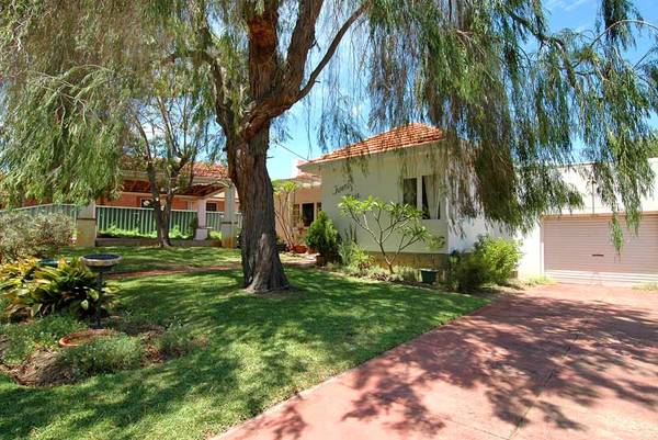 CHARACTER & CHARM!!! Picture 3