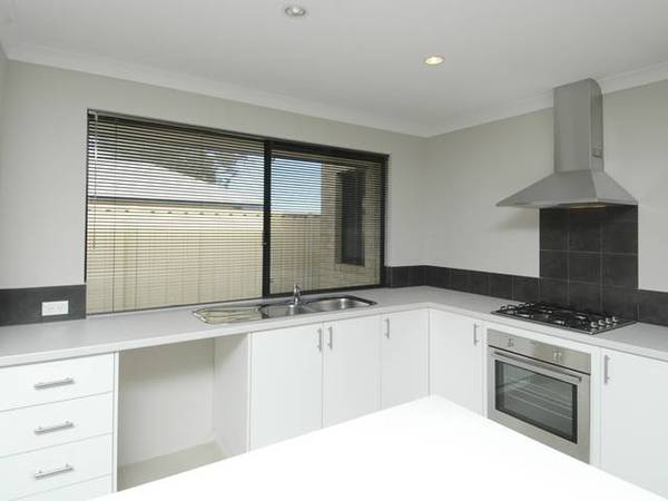 Dale Alcock Home Picture 3