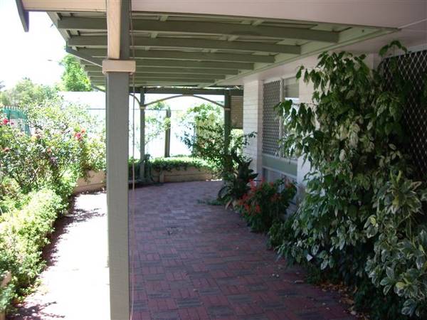 Hot New Listing!! Home Open Friday 8th February 12:30. Picture 3