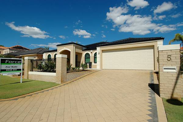 THE SELLER WANTS IT GONE!!! Picture 2