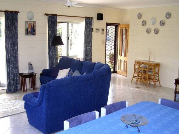 URGENT...MOTIVATED TO SELL ...NOW PRICED @ $360,000's Picture 3