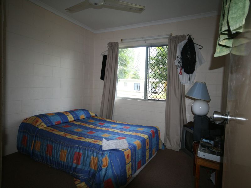 RENOVATERS DREAM.. OFFERS OVER $285,000!!! Picture