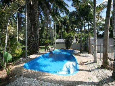 Natural Born Entertainers Attention! Picture