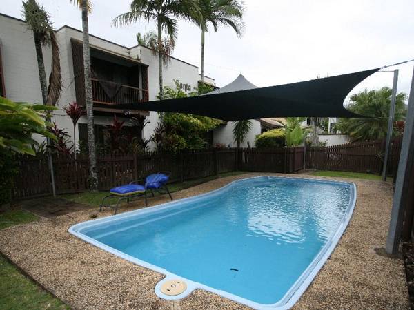 Tropical Townhouse - Attn: First Homeowners or Investors! Picture