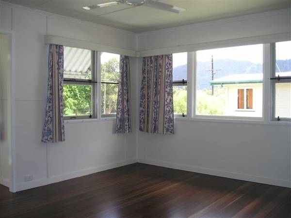 3 Bedroom Edge Hill Queenslander Picture 3 Bedroom Edge Hill Queenslander Picture