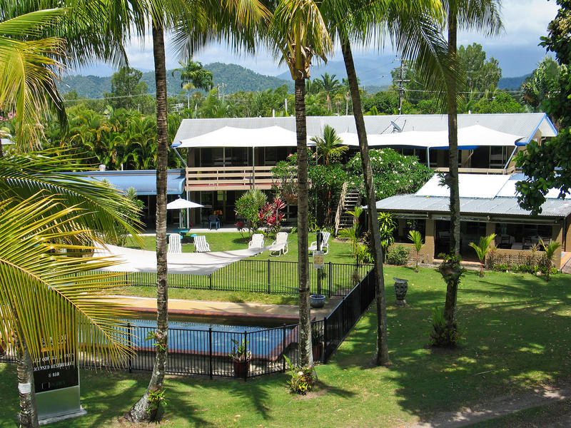 BRAMSTON BEACH SEA SIDE HAVEN IS NOW FOR SALE Picture 2