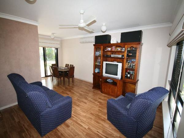 Families, young couples and retirees ATTENTION! Picture