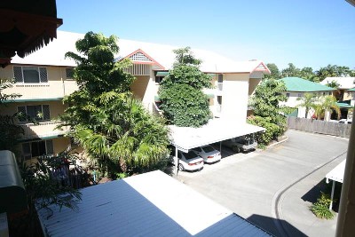 Close to Raintrees Shopping Centre Picture