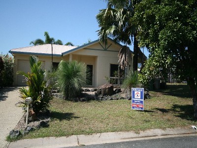 OWNER WANTS IT SOLD - NOW $286,000 neg! Picture