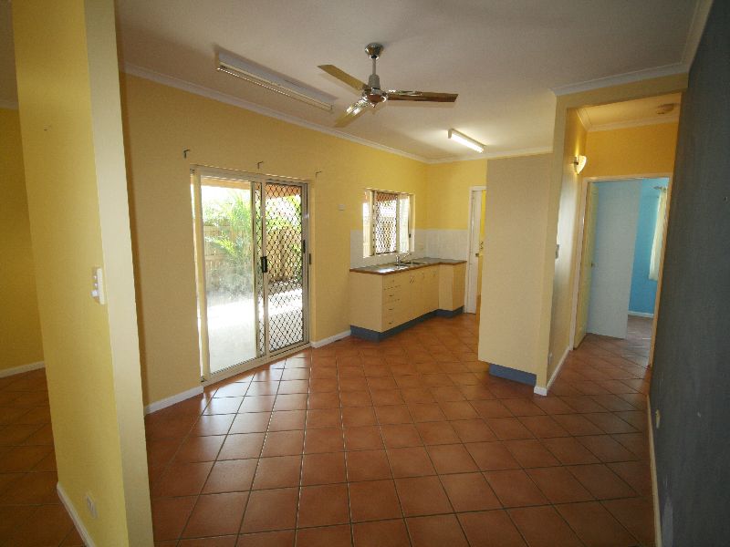 OWNER WANTS IT SOLD - NOW $286,000 neg! Picture 2