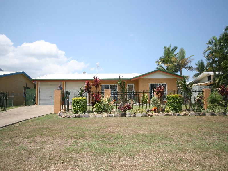 OWNERS RELOCATING...PRICE SLASHED TO $298,000 NEG Picture 1