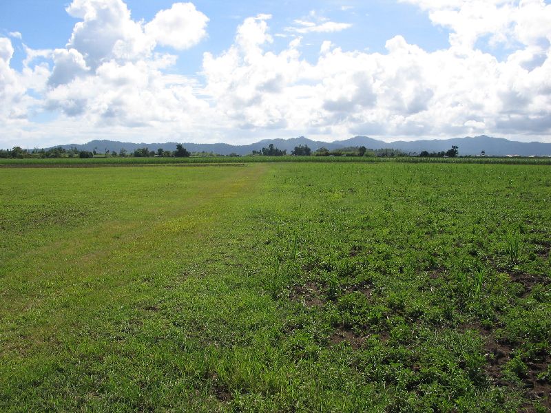 JUST 45 MIN. SOUTH OF CAIRNS, 38 ACRES FOR $350,000 Picture 1