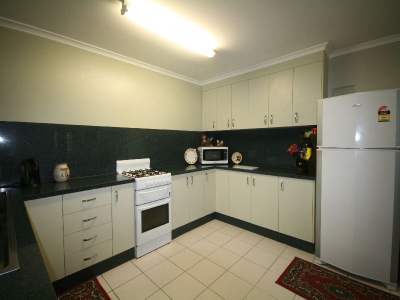 BRINSMEAD BARGAIN..OFFERS OVER $358,000 Picture 2