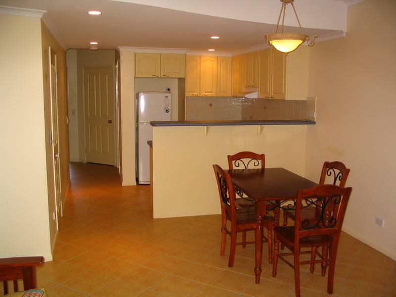 HOP, SKIP & JUMP TO THE BEACH Picture 1