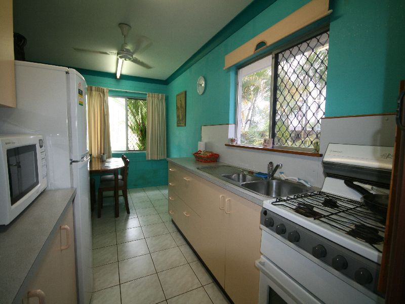** URGENT****URGENT**...
Over $245,000..BARGAIN !!! Picture 3