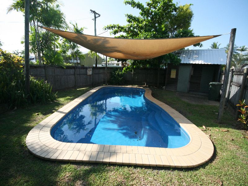 TOWNHOUSE IN PARADISE! Picture 2