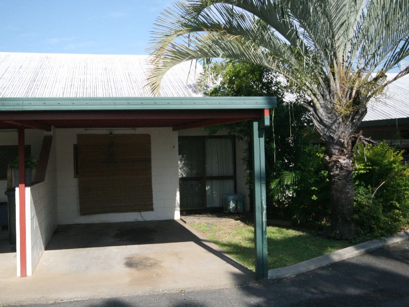 TOWNHOUSE IN PARADISE! Picture 3